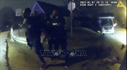 Mỹ công bố đoạn video 5 cảnh sát hành hung người da màu Tyre Nichols