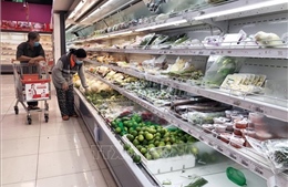 Tp. Hồ Chí Minh: Tình trạng vắng khách tại chợ, trung tâm thương mại là do xu hướng thị trường