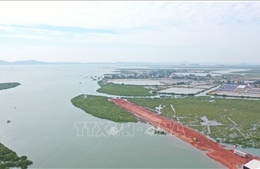 Quảng Ninh gỡ khó thiếu hụt vật liệu san lấp thi công bến cảng Vạn Ninh