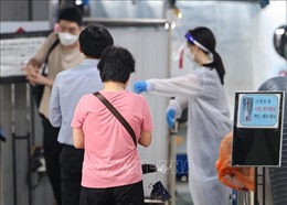 Hàn Quốc hạ mức đánh giá cấp độ lây lan COVID-19 tương đương cúm mùa