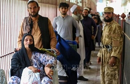 Hàng chục nghìn người tị nạn Afghanistan gấp rút rời khỏi Pakistan trước thời hạn chót