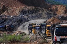 Hòa Bình: Sớm giải quyết tình trạng xe tải chở đất sét gây ô nhiễm môi trường