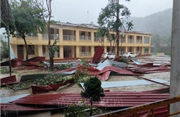 Sơn La: Mưa đá kèm gió lốc gây thiệt hại về nhà ở của nhân dân