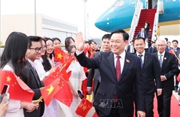 Chủ tịch Quốc hội Vương Đình Huệ đến thủ đô Bắc Kinh, bắt đầu thăm chính thức nước Cộng hòa Nhân dân Trung Hoa