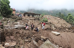 Lũ lụt và lở đất tiếp diễn ở Nepal, gần 30 người thiệt mạng 