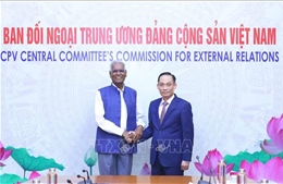 Trưởng ban Đối ngoại Trung ương Lê Hoài Trung hội đàm với Tổng Bí thư Đảng Cộng sản Ấn Độ