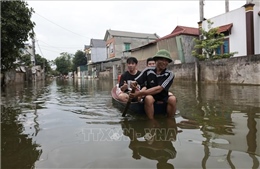 Xã Hoàng Văn Thụ (Chương Mỹ) vẫn ngập trong biển nước