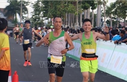 15.000 vận động viên thi tài chạy marathon tại Bình Phước