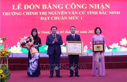 Trường Chính trị Nguyễn Văn Cừ đón Bằng công nhận đạt chuẩn mức 1