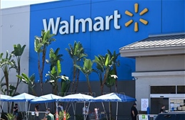 Tổng thống Mỹ yêu cầu Walmart &#39;gánh chịu thuế quan&#39; thay vì tăng giá
