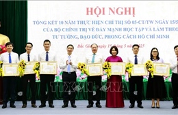 Tăng cường vai trò nêu gương của cán bộ, đảng viên