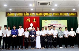 Giúp học sinh, sinh viên nghèo viết tiếp ước mơ