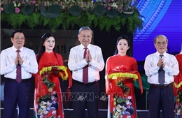 Tổng Bí thư Tô Lâm dự khai mạc Lễ hội Làng Sen