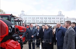 Tổng Bí thư Tô Lâm thăm Nhà máy Máy kéo Minsk (Belarus)