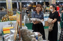 Khai mạc Triển lãm trưng bày sản phẩm OCOP và nông nghiệp