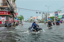 Mưa to nhất từ đầu năm tại Cần Thơ, nhiều tuyến đường ngập sâu
