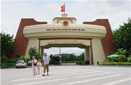 Dừng thực hiện thủ tục &#39;một cửa, một lần dừng&#39; tại cặp cửa khẩu quốc tế Lao Bảo - Densavan