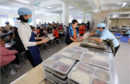 Hà Nội đảm bảo an toàn bữa ăn bán trú cho học sinh