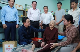 Phó Thủ tướng Trần Hồng Hà thăm, tặng quà người có công tại Đồng Nai