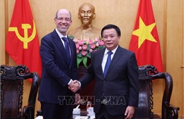 Hợp tác ứng dụng AI, dữ liệu lớn trong đào tạo cán bộ lãnh đạo, quản lý và nghiên cứu tư vấn chính sách 