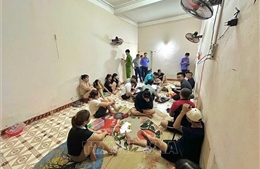 Công an Phú Thọ triệt phá hai tụ điểm đánh bạc, tạm giữ 14 đối tượng