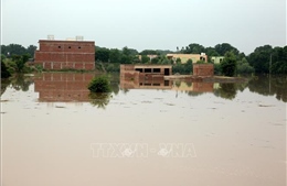 Lật thuyền cứu hộ lũ lụt ở Pakistan, nhiều người thiệt mạng