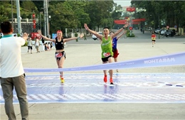 Gần 1.000 vận động viên tham gia Giải chạy Marathon Tuyên Quang 2025
