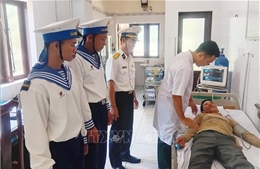 Điểm tựa y tế vững chắc cho ngư dân vươn khơi bám biển