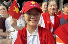 Tiếp bước cha anh thắp sáng tình yêu Tổ quốc