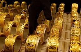 Giá vàng xuống dưới ngưỡng 4.000 USD/ounce sau đợt tăng nóng