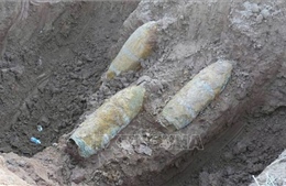 Phát hiện 3 quả bom tại khu vực đồng lúa ở Bắc Ninh