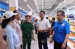 Bộ Công Thương ứng phó mưa lũ Trung Bộ, khôi phục điện và ổn định hàng hóa