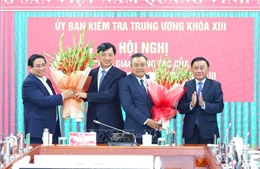 Hội nghị bàn giao công tác của Chủ nhiệm Ủy ban Kiểm tra Trung ương