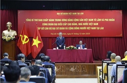 Tổng Bí thư Tô Lâm gặp gỡ cán bộ Đại sứ quán và cộng đồng người Việt Nam tại Lào