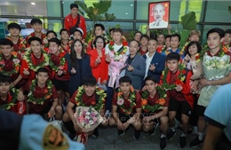 Người hâm mộ Hà Nội nồng nhiệt chào đón đội tuyển bóng đá U22 Việt Nam