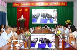 Đối thoại tháo gỡ khó khăn cho nhân viên y tế