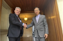 Ngọn đèn soi sáng trong hành trình xây dựng và đổi mới