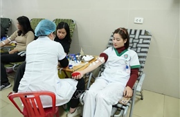 'Giọt hồng - Blouse trắng' - mệnh lệnh từ trái tim người thầy thuốc