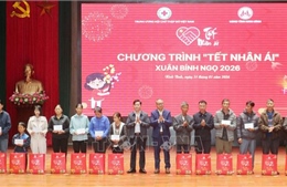 Trao tặng hơn 1.000 phần quà Tết cho người có hoàn cảnh khó khăn