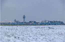 Hà Lan hủy hàng trăm chuyến bay do thời tiết khắc nghiệt