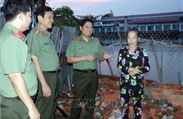 Khẩn trương tôn tạo Khu di tích Hòn Đá Bạc và xây dựng 500 căn nhà tặng đồng bào Cà Mau