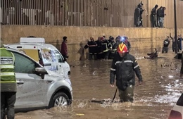 Maroc sơ tán hơn 50.000 người ở miền Bắc do mưa lũ