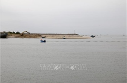 Khẩn trương hoàn thành nạo vét thông luồng cửa biển La Gi (Lâm Đồng)