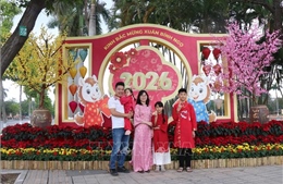 Đêm giao thừa, Bắc Bộ và Trung Bộ có mưa vài nơi, Tây Nguyên, Nam Bộ ít mưa