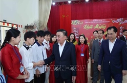 Thường trực Ban Bí thư Trần Cẩm Tú thăm, tặng quà Tết tỉnh Lào Cai