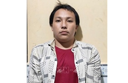 Tạm giữ kẻ tưới xăng đốt người