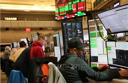 Giá dầu, chứng khoán toàn cầu biến động trái chiều theo tín hiệu đàm phán tại Trung Đông