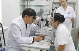 Mang lại ánh sáng cho bệnh nhân khó khăn bị đục thủy tinh thể ở Điện Biên