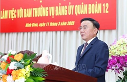 Thường trực Ban Bí thư Trần Cẩm Tú chủ trì làm việc với Ban Thường vụ Quân đoàn 12