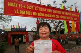 Cử tri thành phố Cần Thơ nô nức thực hiện quyền công dân